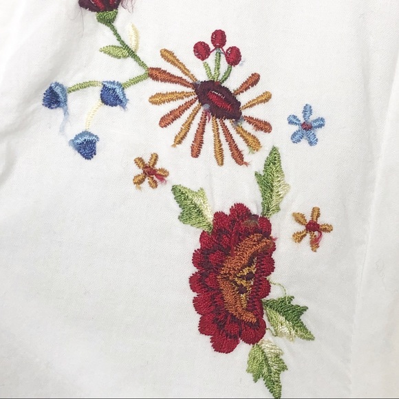 QUIZZ NEW YORK PETITE Embroidered  White B… - Picture 3 of 5